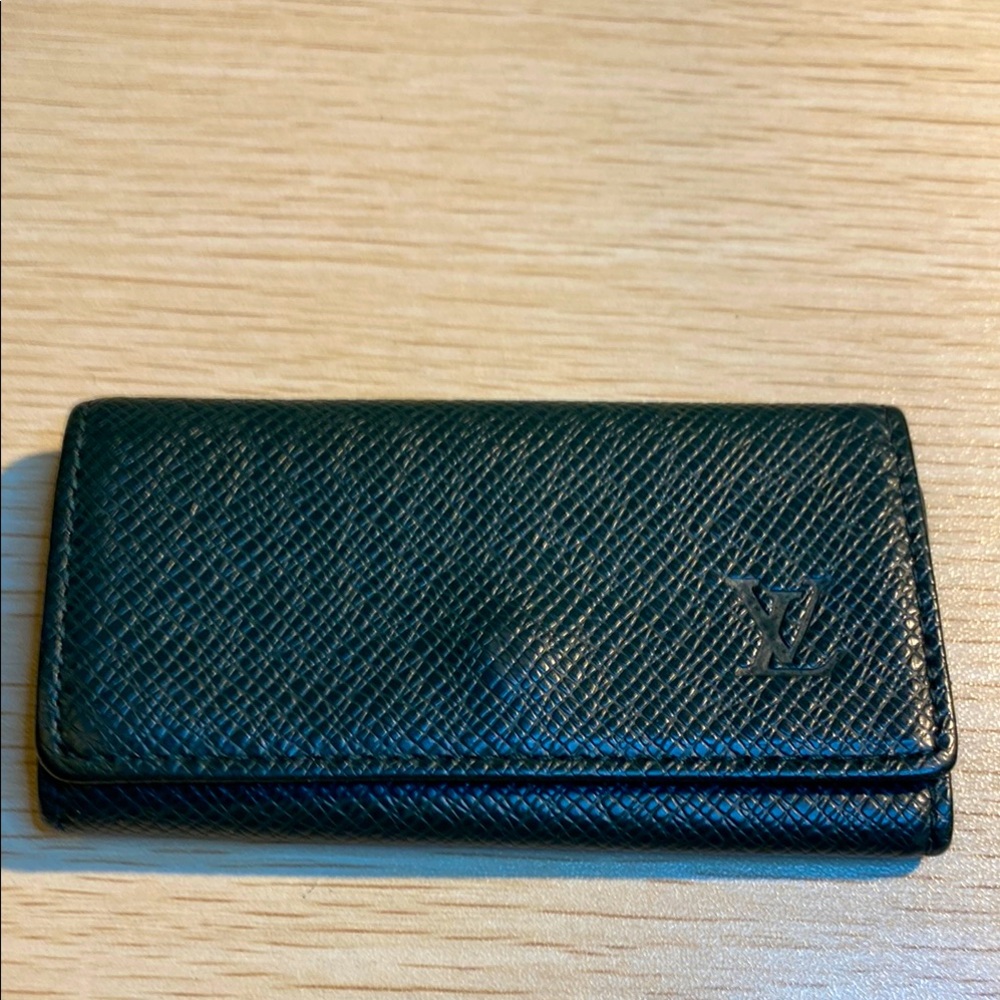 Louis Vuitton Vintage Tiaga 5 Key Holder. EUC
